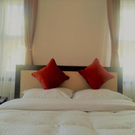 Hidden Leaf Bed & Breakfast Lalitpur Экстерьер фото